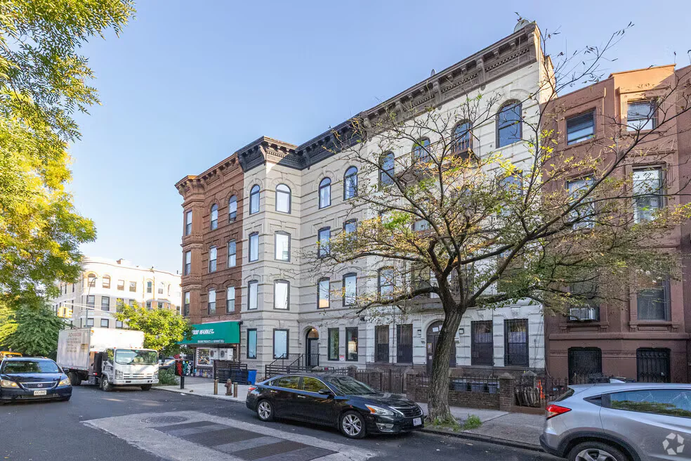 753 Lexington Avenue