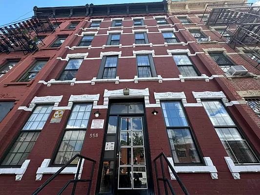 558 Kosciuszko Street